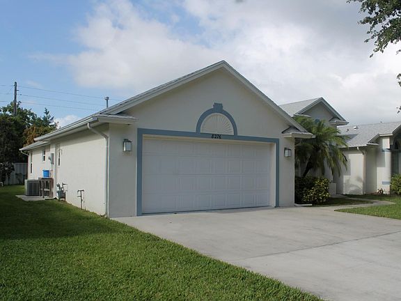 2nd image of 8276 Sandpine Cir