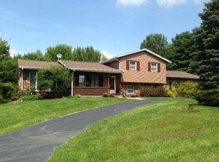 29518 Penrose Rd, Sterling, IL 61081