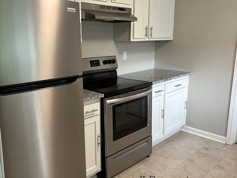 2221 S Hall Rd — Photo 3