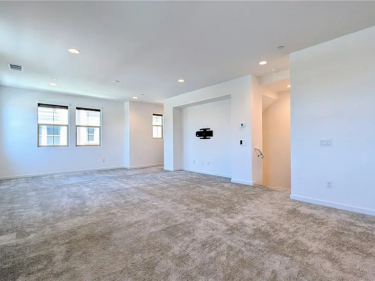 231 Babson Ct — Photo 14