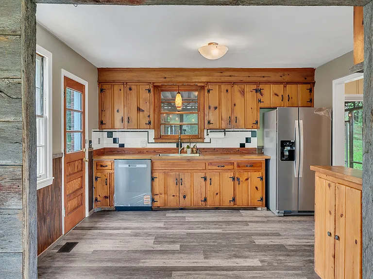 2921 Twin Lawn Dr — Photo 6