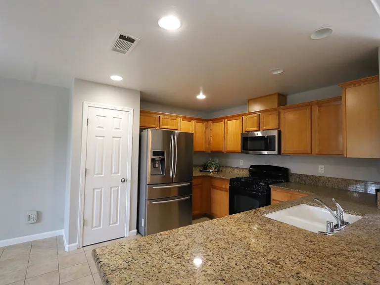 6673 E El Monte Way — Photo 10