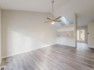 412 Ledgeview Park Dr, Louisville, KY 40206