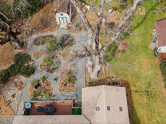 2nd image of 27279 Meadow Moss Rd