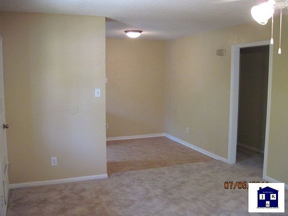 3rd image of 914 Dryden Ave #A