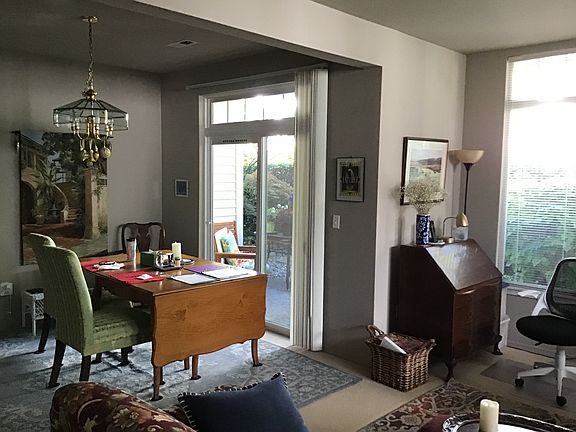 Indoor & Outdoor Dining