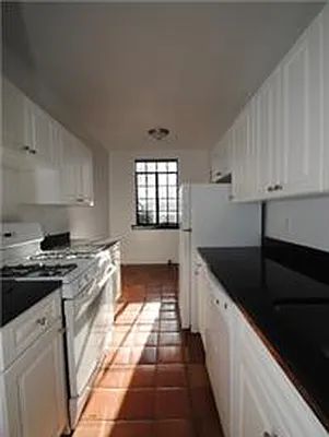 Rented by Buchbinder & Warren | media 27