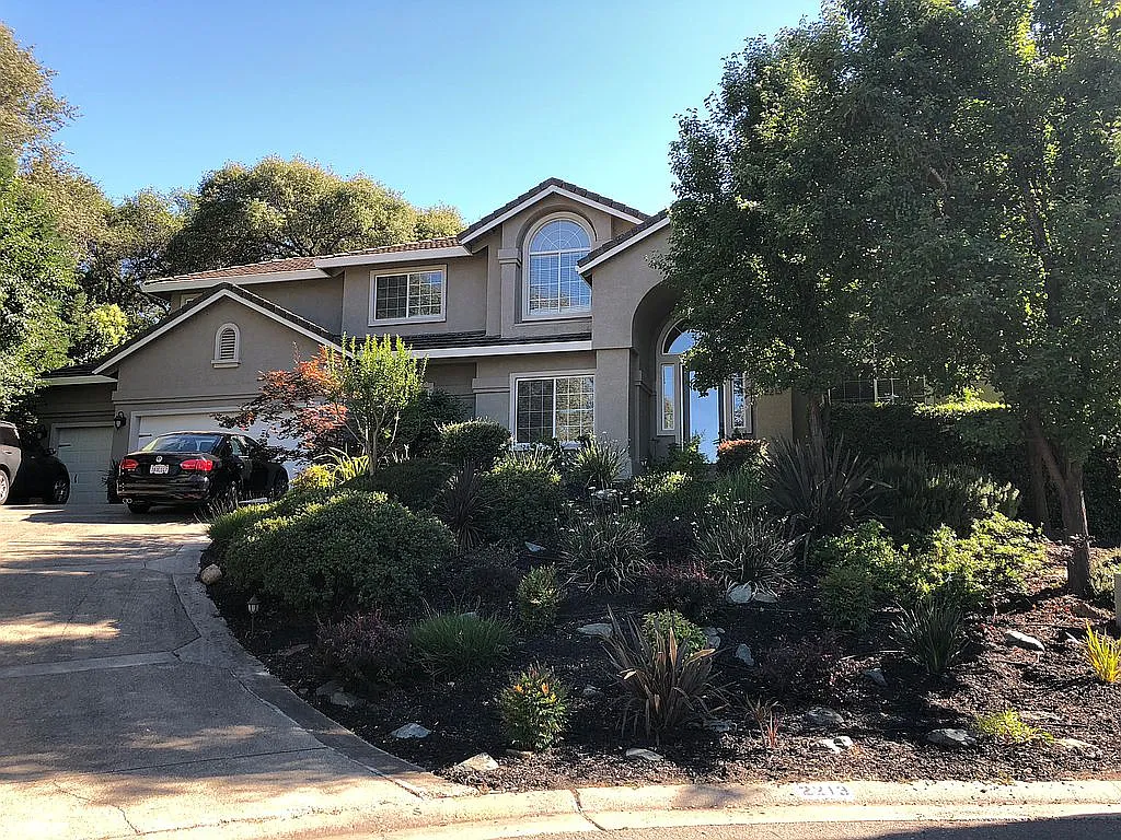 2213 Newberry Ct photo 1