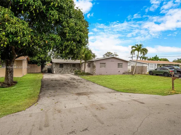 5623 Souchak Dr, West Palm Beach, FL 33413