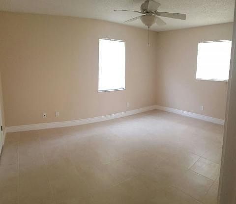 4th image of 574 SW Prado Ave
