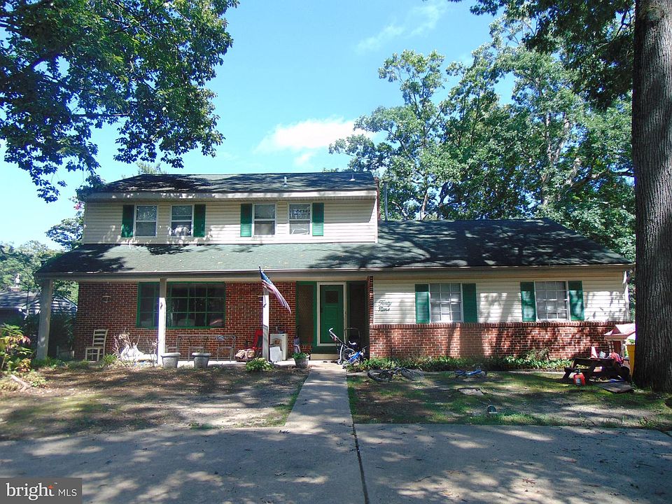 2nd image of 49 E Cloverdale Ave