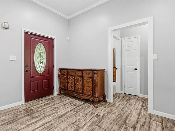 5th image of 10 Walker St