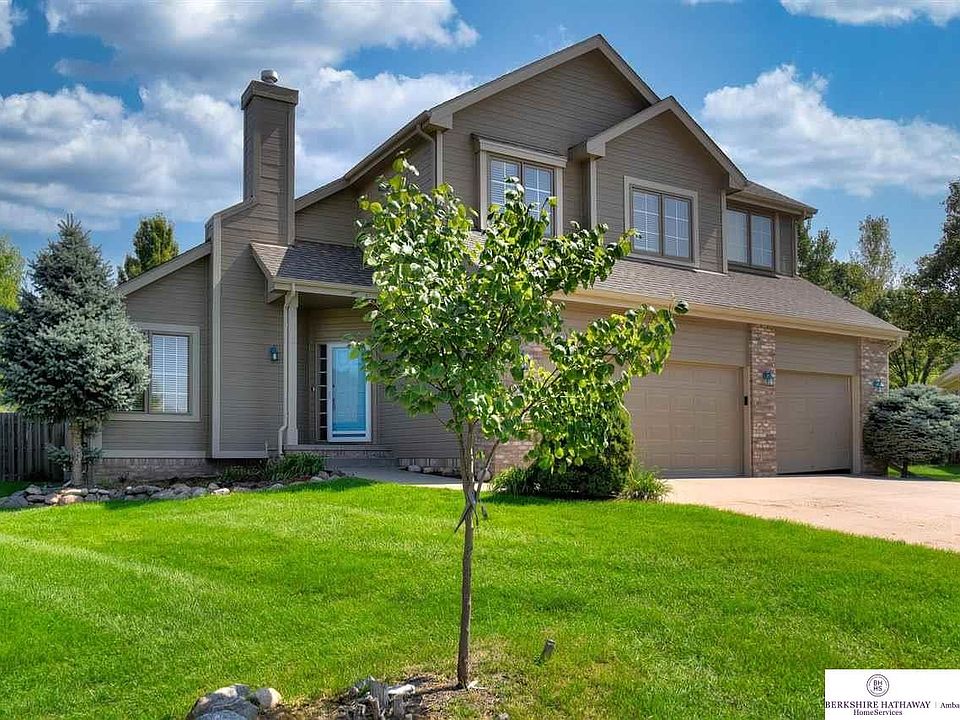1st image of 4015 N 163rd Cir