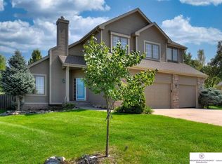 4015 N 163rd Cir, Omaha, NE 68116