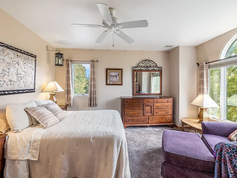 Primary bedroom with queen size bed