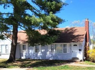 995 Des Peres Dr, Saint Louis, MO