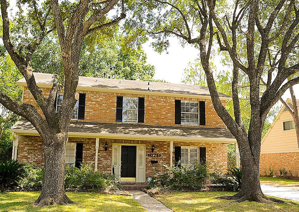 1st image of 10719 Holly Springs Dr