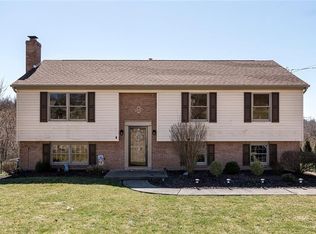 28 Ross Hollow Rd, Pittsburgh, PA 15239