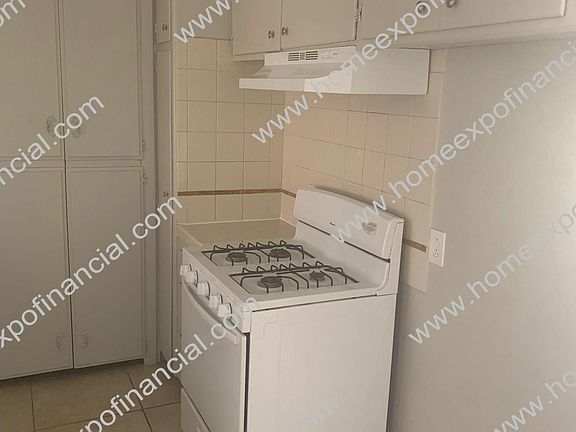 5th image of 1080 E Lucerne Dr