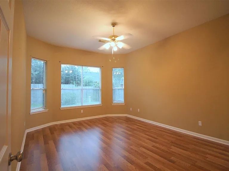 19927 Black Canyon Dr — Photo 12