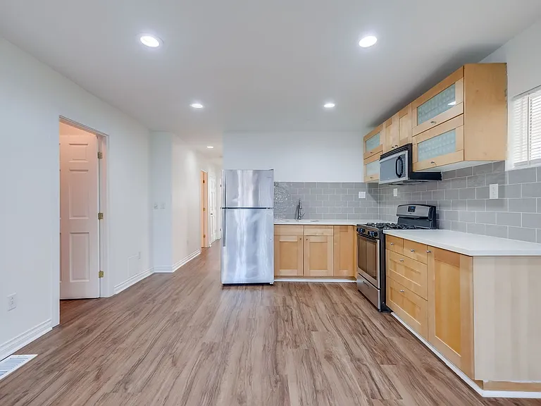1221 N Bronson Ave — Photo 19