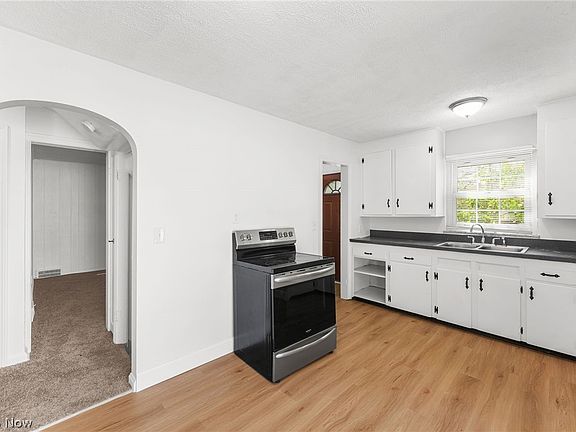 3rd image of 29107 Fuller Ave