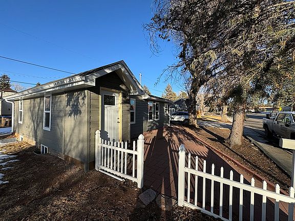 3rd image of 1615 Sheridan St
