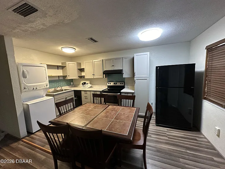 400 Oakridge Blvd #180 — Photo 10