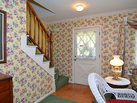 Lovely front entrance