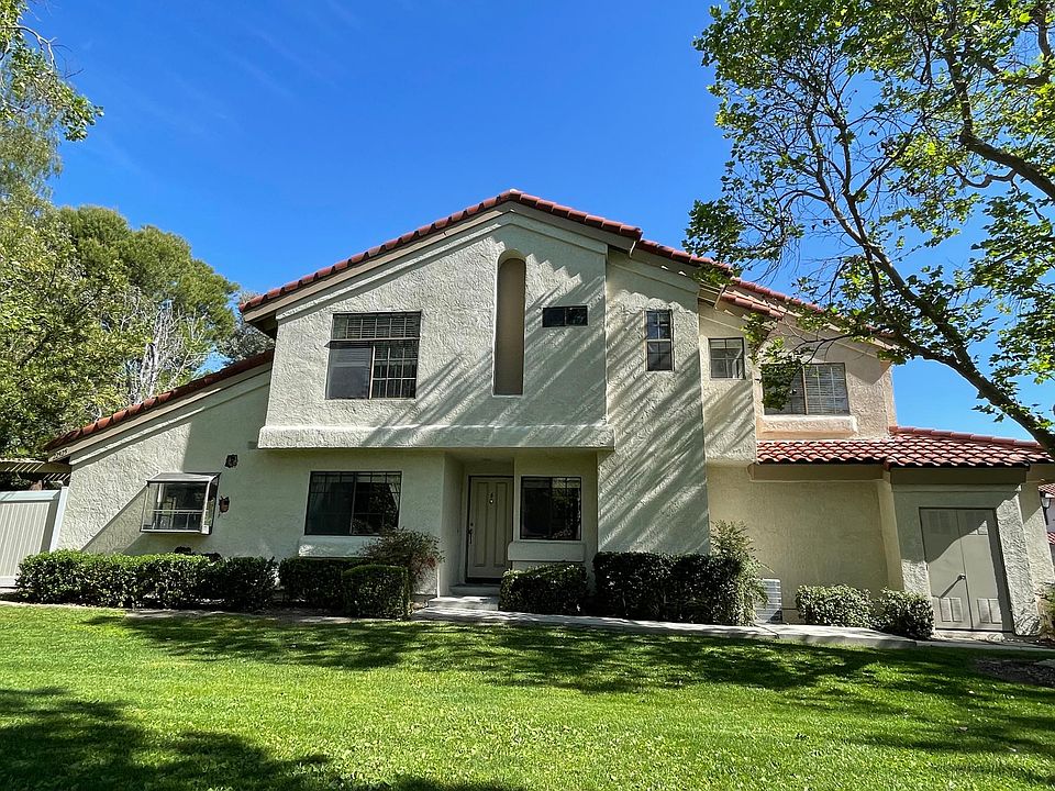 1st image of 6-22925 Estoril Dr #6