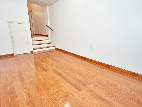 2nd image of 25 Essex St #2A2