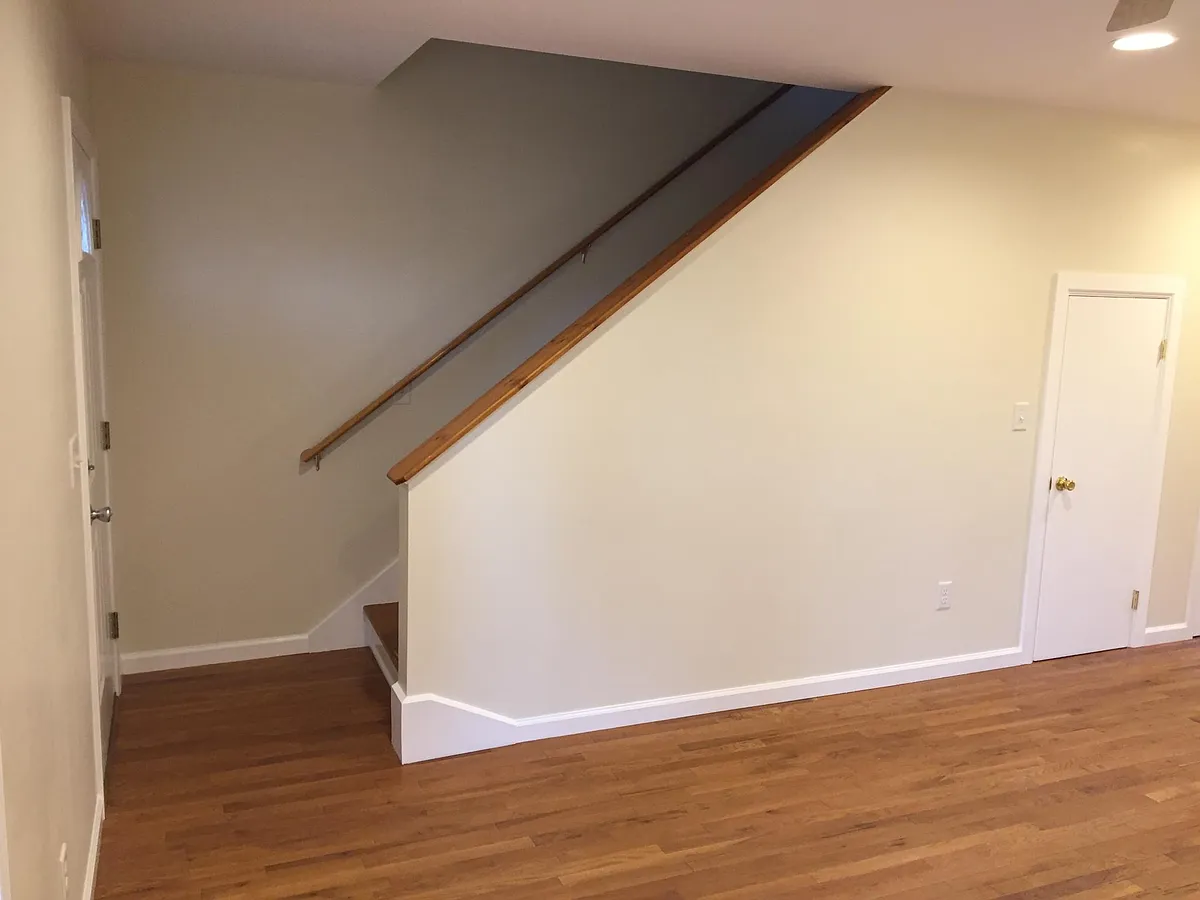 Living Room - 212 Portman Villa Rd #B