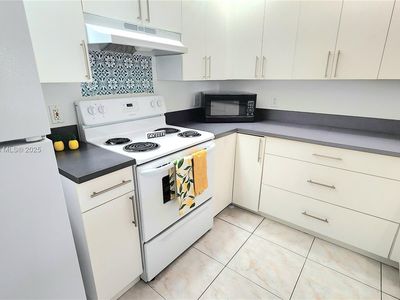 700 SW 137th Ave APT 212H, Pembroke Pines, FL, 33027