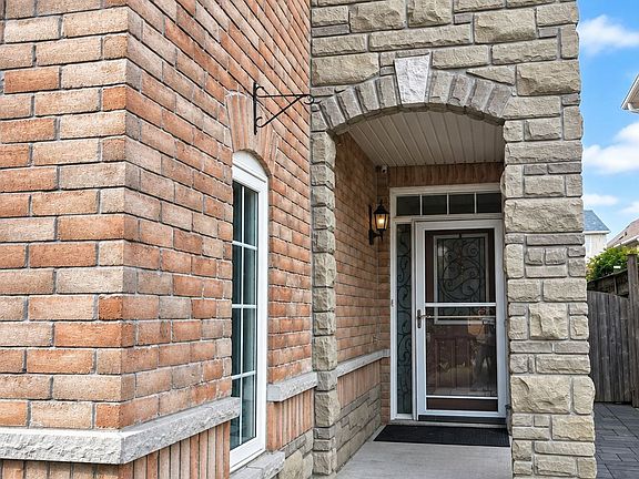 2nd image of 52 Kentley St