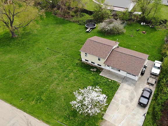 5th image of 1143 River Dr