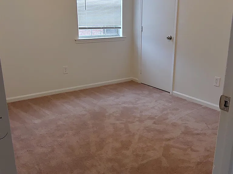 117 Hunt Club Ct — Photo 7