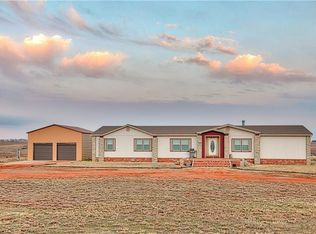 11050 N 1870th Rd, Sayre, OK 73662