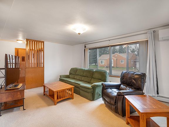 3rd image of 34 Ivy Ave NE