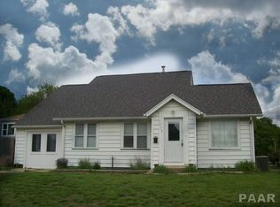1419 Center St, Pekin, IL 61554