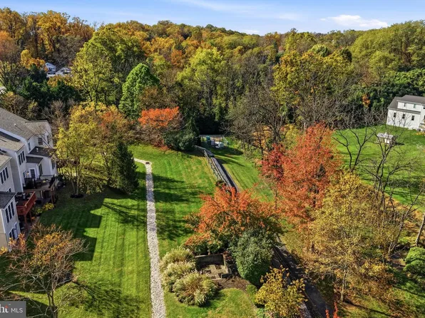 725 Mercers Mill Ln, West Chester, PA 19382