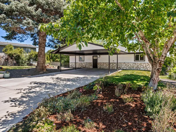 821 N 50th Ave, Yakima, WA 98908