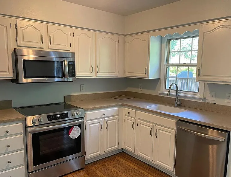 3 bed, 1602 sqft, $2,500 — Photo 4