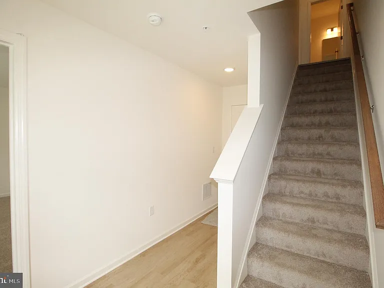 2445 Spring Water Cir — Photo 2