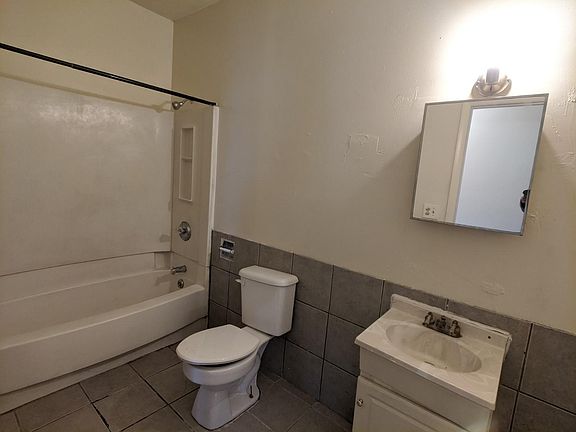 5th image of 2000 South Ave #1