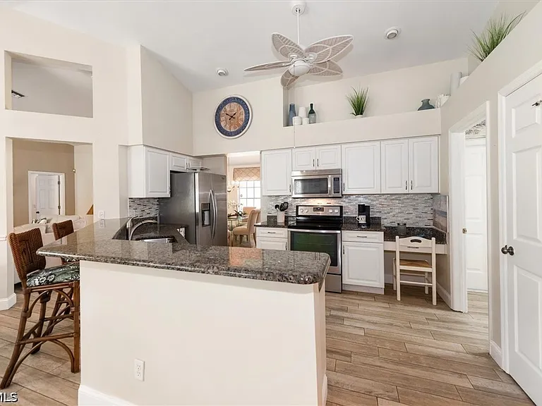 9241 Bramble Ct — Photo 16
