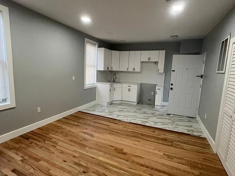 187 Woodlawn Ave #1B — Photo 3