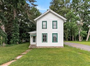 20 S Wayne St, Phelps, NY 14532