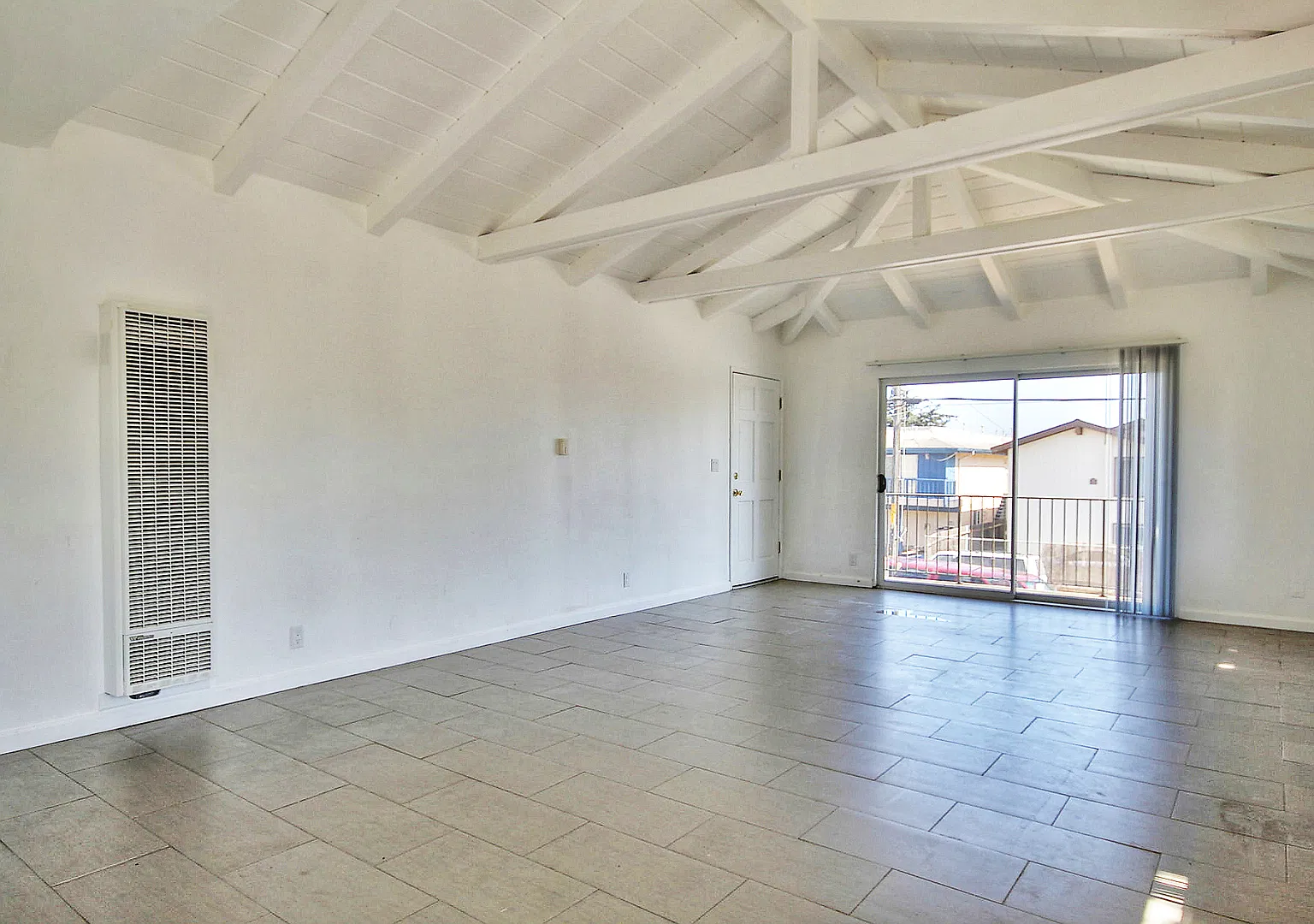 6696 Del Playa — Photo 4