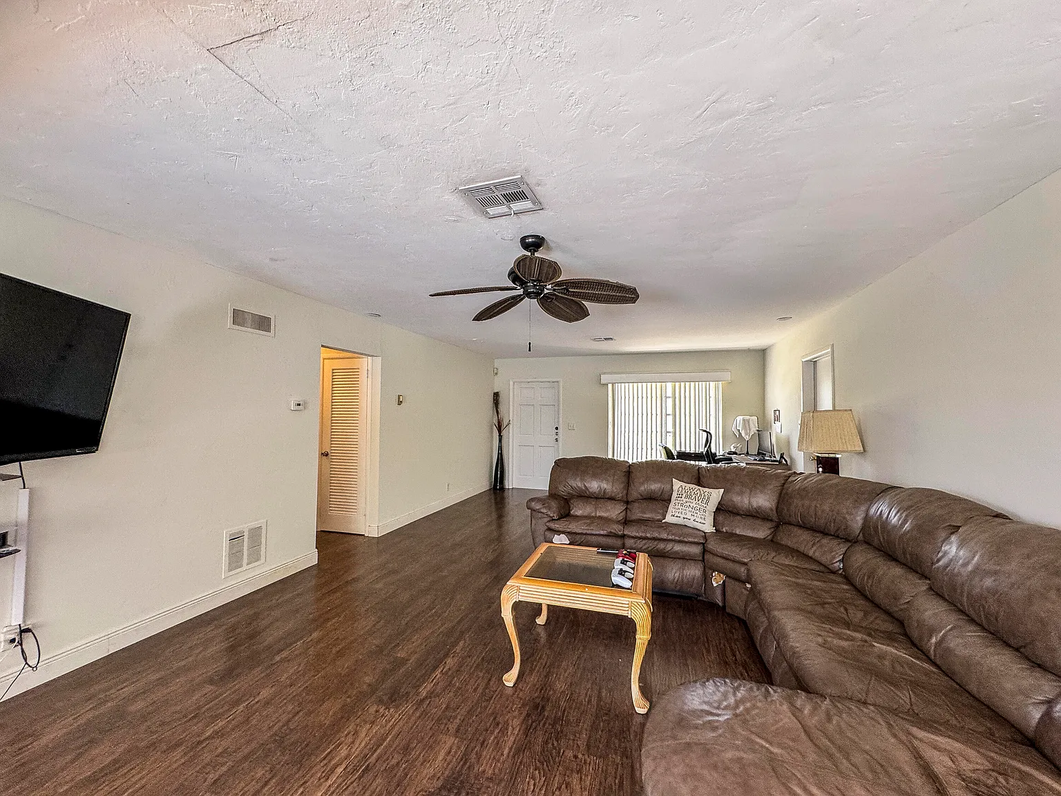 3 bed, 2.0 bath, 1505 sqft, $3,500 — Photo 2