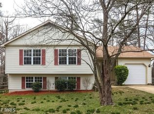 6831 Raccoon Ct, Waldorf, MD 20603